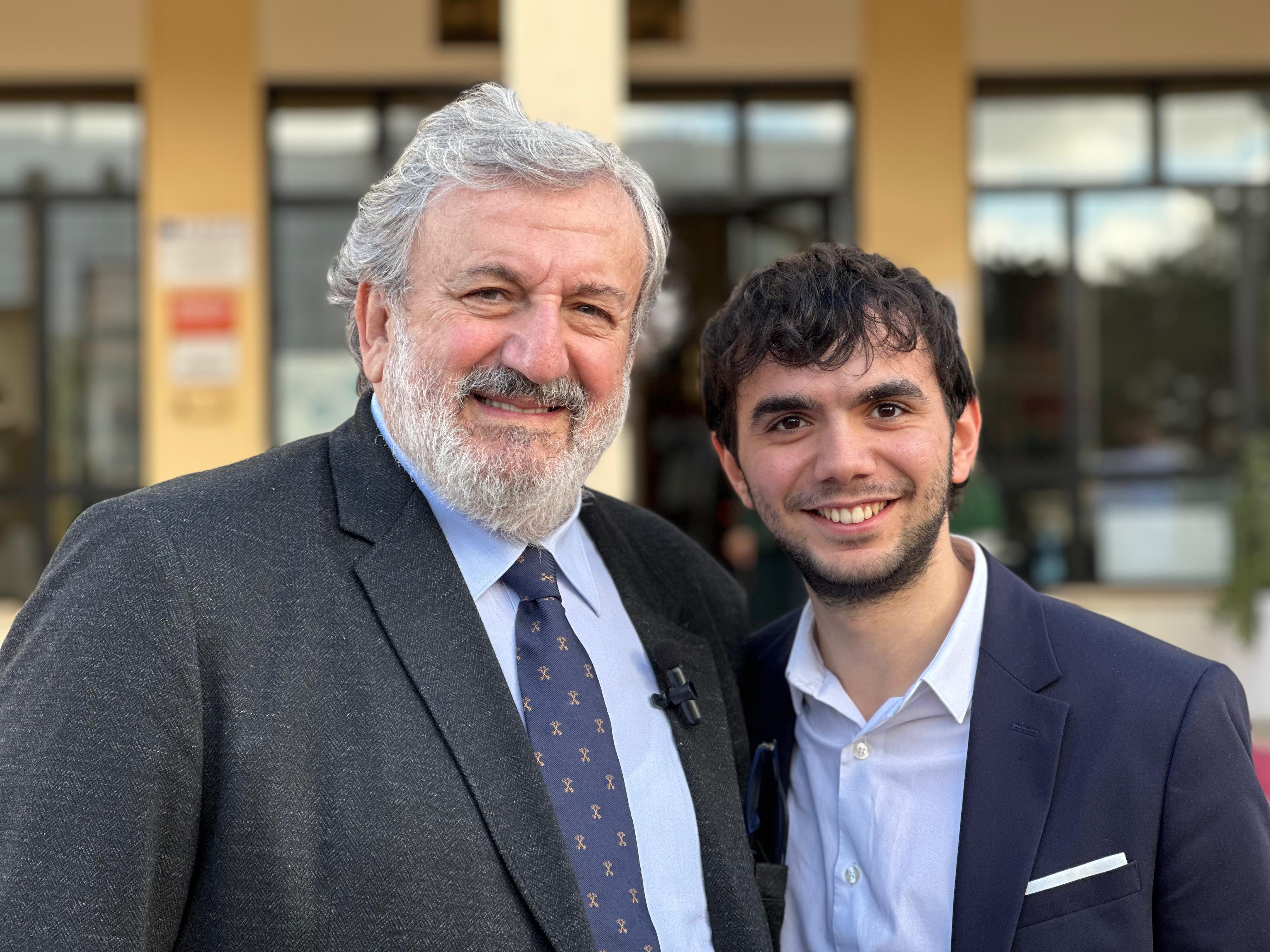 Galleria Tricase, Emiliano al liceo Stampacchia per dialogare con i giovani su legalità e territorio: “Il rispetto dei diritti è il modo per ricostruire la felicità”   - Diapositiva 5 di 6